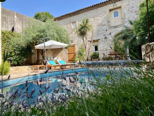 Saint-Genies-de-Malgoires Casa | La Maison Des Autres, piscine chauffée, chambres d'hôtes proches Uzès, Nîmes, Pont du Gard