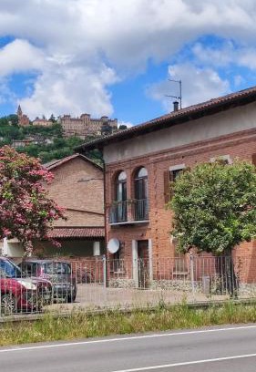 Magliano Alfieri Apartamento | La Mansarda sotto il Castello
