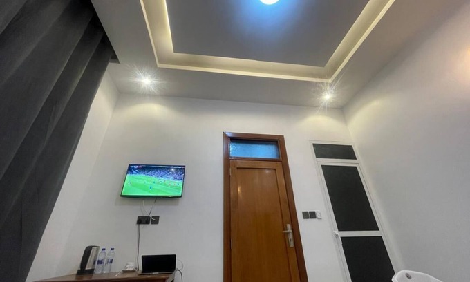 Dodoma Cabina | La Million Palace