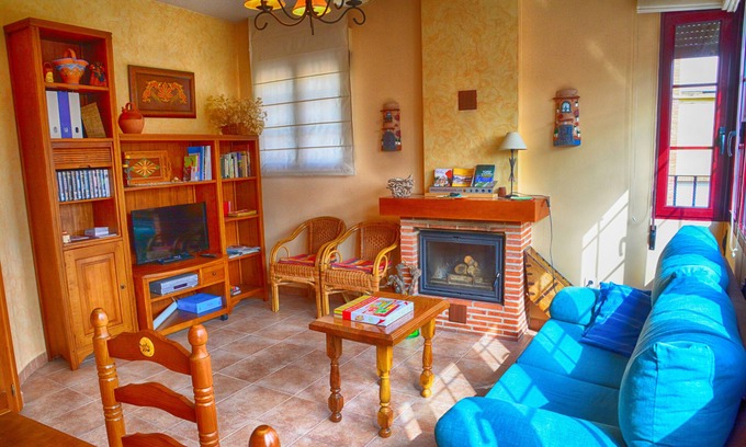 Castroverde de Cerrato Cabaña | Casa Rural La Morena con chimenea y barbacoa