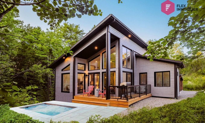 Pont-Rouge Chalet De Esquí | ⭐ La North Star de Portneuf 🌟 Private SPA in forest Pool Sauna Billiards ⭐