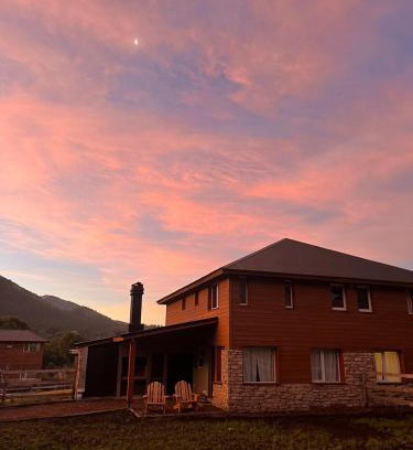 San Carlos de Bariloche Casa | La Pampita en Villa Arelaquen Casa M14