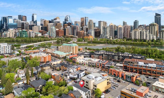 Kensington Condominio | La Petite | Hot Tub | Kensington | Fenced Yard