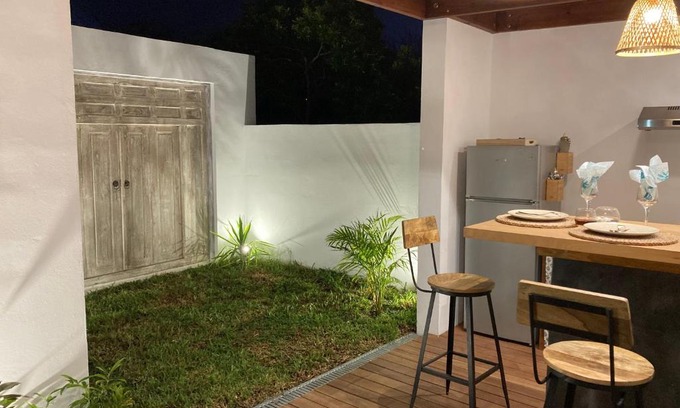 La Saline Les Bains Casa | La Petite Porte