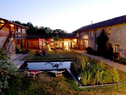 Cluny Casa | La Pierre Folle Chambres d'Hôtes