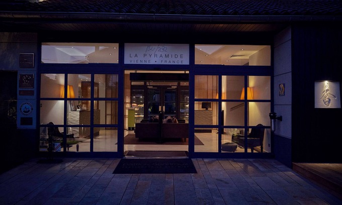 Centre Ville Hotel | La Pyramide Patrick Henriroux