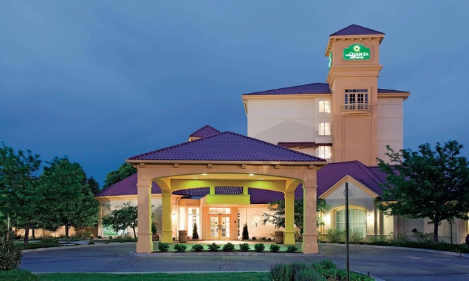 Southwest Colorado Springs Hotel | La Quinta Inn & Suites by Wyndham Colorado Springs South AP