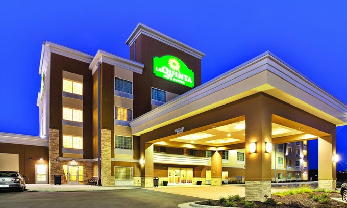 Rochester Hotel | La Quinta Inn & Suites by Wyndham Rochester Mayo Clinic S