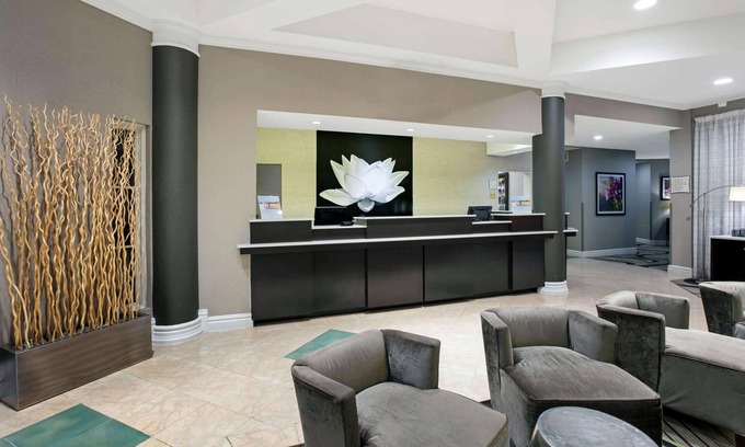 South Arlington Hotel | La Quinta Inn & Suites by Wyndham Dallas Arlington South