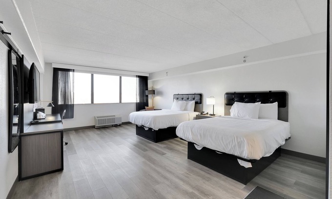 Northeast Hotel | La Quinta Inn & Suites by Wyndham Washington DC-Capital/NoMA