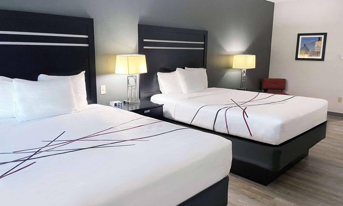 Tulsa Hotel | La Quinta Inn & Suites by Wyndham Tulsa Midtown