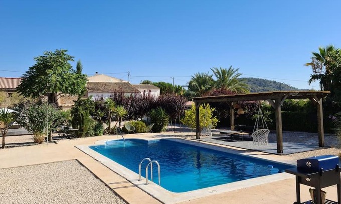 Chinorlet Casa | LA SIERRA CASA - Preciosa villa con enorme jardín, piscina y sala de juegos