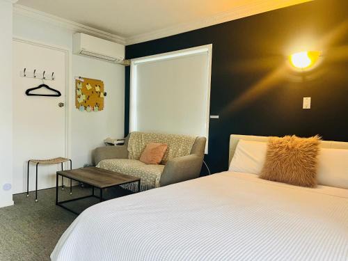 Hamilton Casa | LA SOL 2 - close to uni - ensuite & seperate entrance
