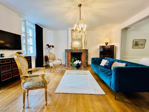 Sedan Cama Y Desayuno | LA SUITE de NOTRE DAME au pied du CHATEAU FORT