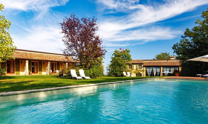 Massa Castello Villa | La Tana del Ghiro 18, Emma Villas