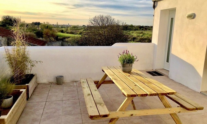 Dolus-d'Oleron Apartamento | Precioso apartamento bañado de luz en una tranquila aldea típica del sur de la isla.