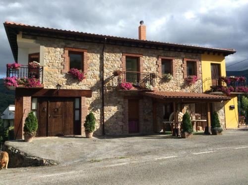 Soba Apartamento | La Tienda de Abajo - Apartamentos para familias con parking privado y vistas al Valle de Soba