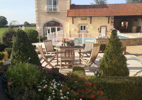 Essertenne Casa | La Tour D'Elaine