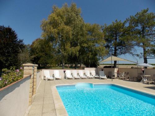 Angeduc Casa | La Vieille Etable : Charme, Piscine, Grand Jardin - FR-1-653-273