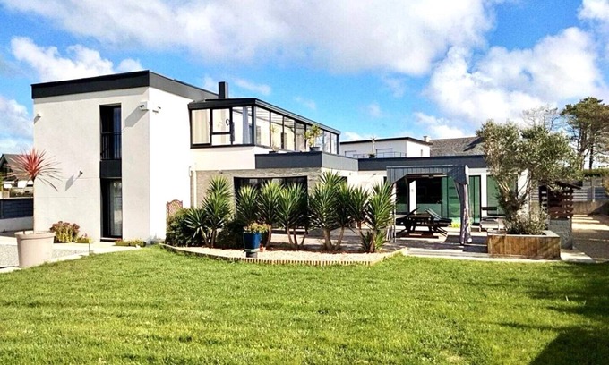 Cleder Villa | La villa des Amiets / heated pool near the splendid Amiets beach