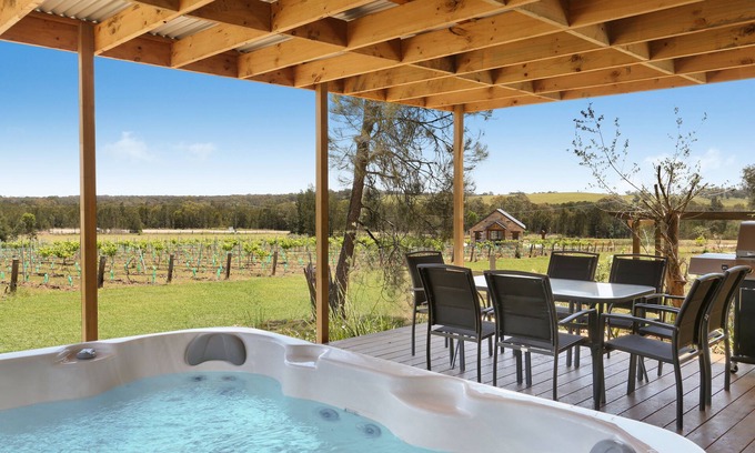 Pokolbin Casa | La Villetta home on Vineyard