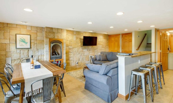 Laconia Casa | Laconia Home with Beach - half Mi to Weirs Beach