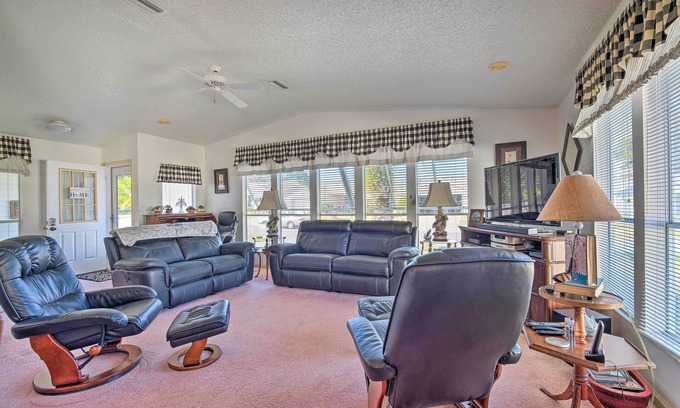 The Villages Casa | Lady Lake House w/ Lanai & Community Pool!
