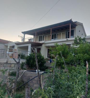 Himare Casa | Laertis house