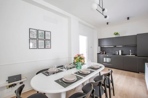 Lecco Apartamento | Lago - 8 posti con sauna palestra e garage