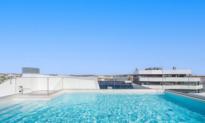 Lagos Apartamento | Lagos Modern 2 With Pool by Homing