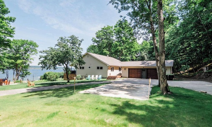 Boyne City Casa | Lake Charlevoix Waterfront- Boat for Rent!