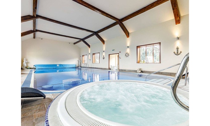 Endon Cabaña | Lake Cottage -Peaceful relaxing Venue.