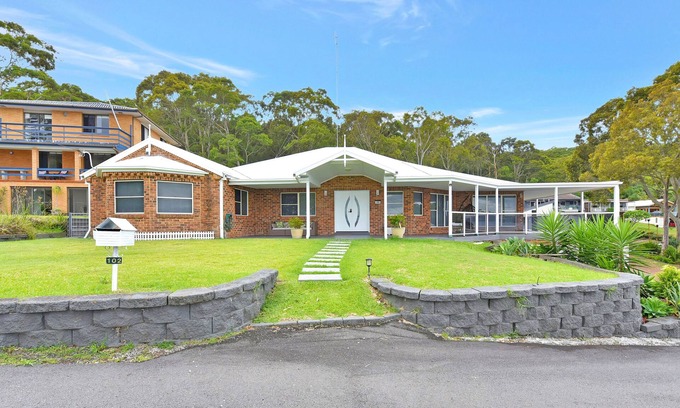Coal Point Casa | Lake Daze at Coal Point - Lakeviews, Pool