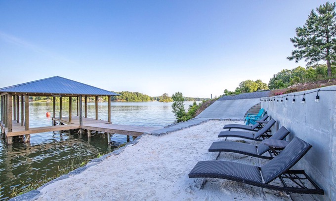 Alexander City Casa | Lake Daze on Lake Martin by Big Fish Real Estate Group at Lake Martin