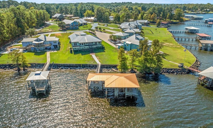 Zwolle Casa | Lake Escape Paradise: Premier fishing getaway