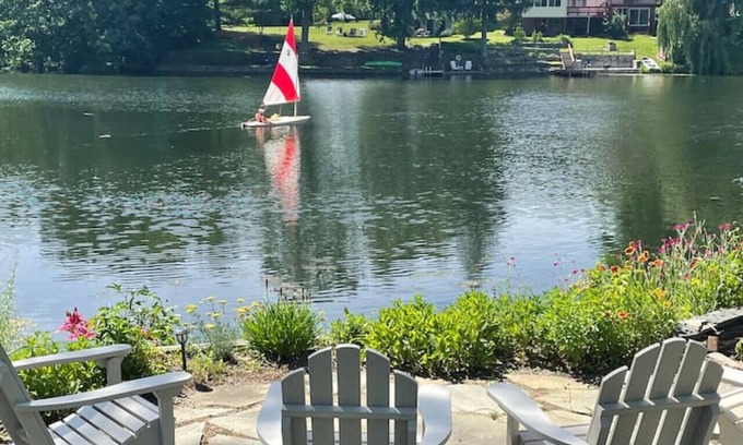 Copake Cabaña | Lake Front Cottage with Sun Soaked Terraces