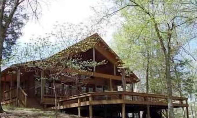 Rogers Casa | Lake Front Home + Fire Pit + 50 Acres