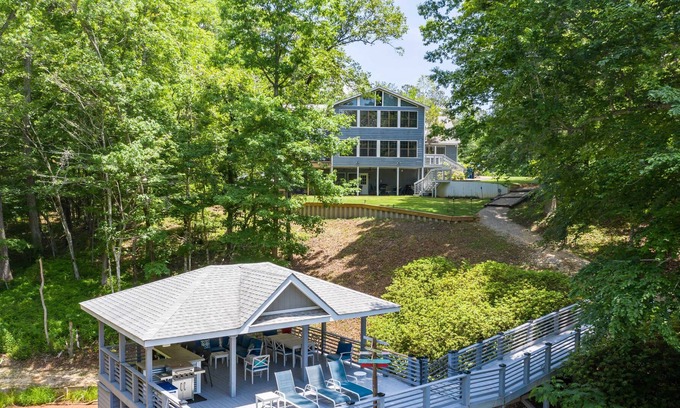 Valley Casa | Lake front Lake Harding home 30 min from Auburn & Columbus, 1.5 hrs from ATL