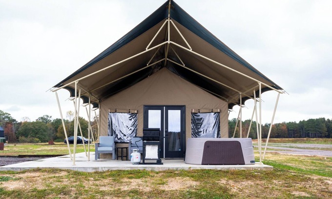Coosa Complejo | Lake Front Luxury Glamping Tent Suite: Hot Tub & Lake Views