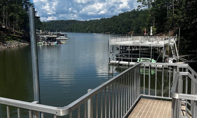 The Arbor Casa | Lake Front Retreat with 2-tier Dock , Brand new 4 Bedroom Home