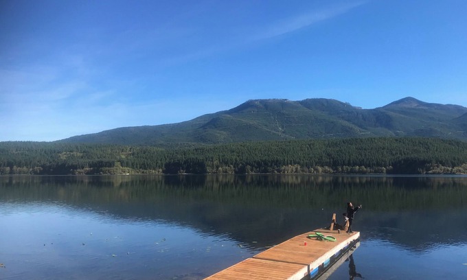 Port Alice Cabaña | Lake front tiny house