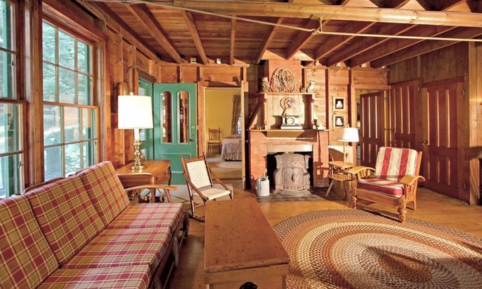Huletts Landing Casa | Lake George Lakeside Historic 1876 Camp