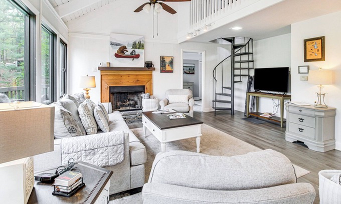 Big Canoe Casa | Lake & Golf Course Views: Big Canoe Home w/ Deck!