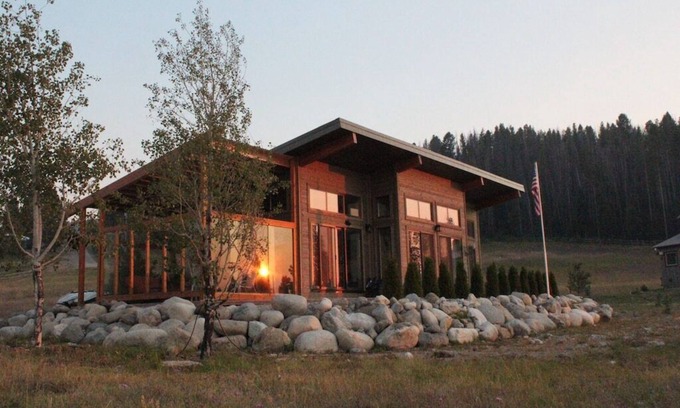 Georgetown Casa | Lake house getaway on Georgetown Lake.