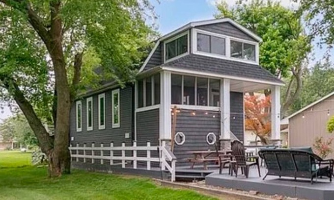 Oak Harbor Casa | Lake house in Oak Harbor with a private beach