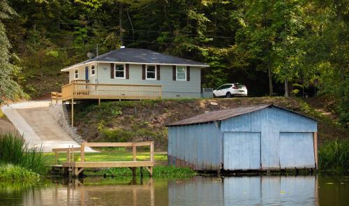 Goodsprings Casa | Lake House