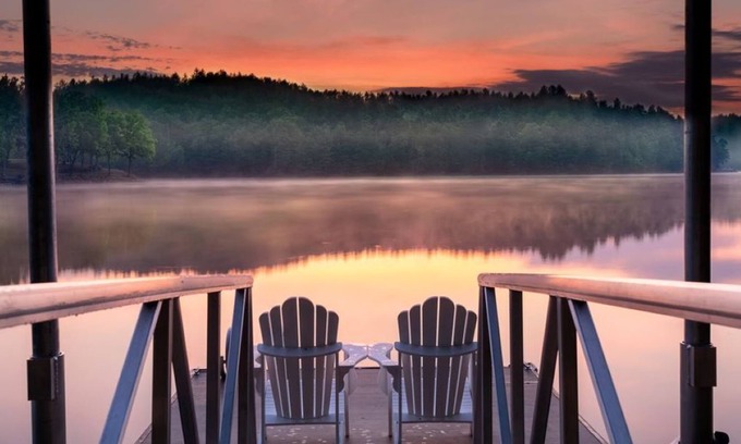 Nebo Casa | Lake James Country-style House - Deep Cove, Pool, Screen Porch, Kayaks & SUP!