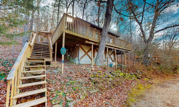 Eureka Springs Casa | Lake Lucerne - Treehouse Cabin #01