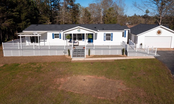 Prosperity Casa | Lake Murray Lake Views Galore
