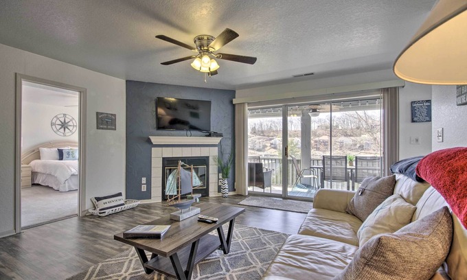 Village of Four Seasons Condominio | Lake of the Ozarks Views, Patio: Regatta Bay Condo